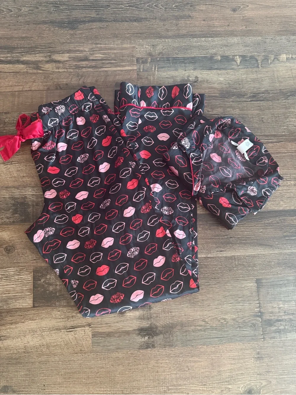 Victoria's Secret Black Pajama Set with Pink & Red Lip Print